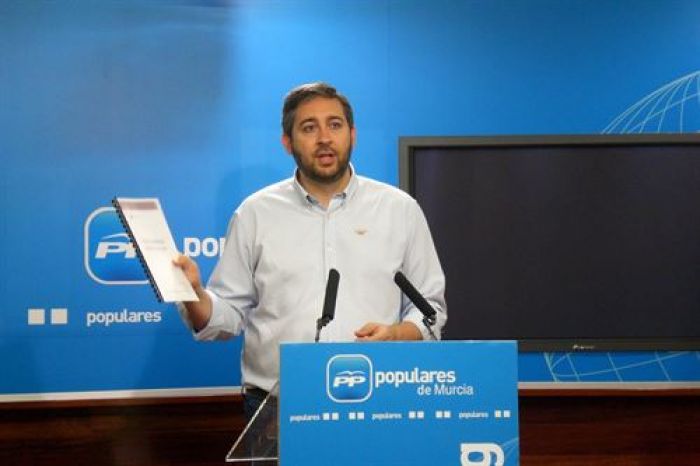 Martínez sostiene que Tovar “vuelve a mentir a la sociedad murciana sobre la Renta Básica de Inserción”