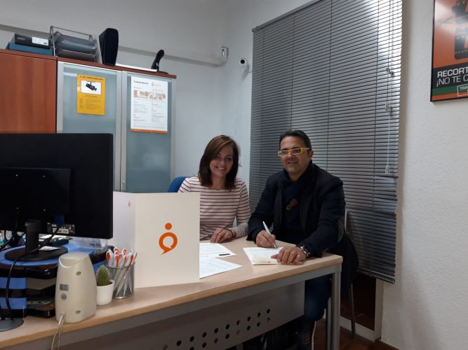 El Colegio firma un acuerdo de colaboración con D´Genes