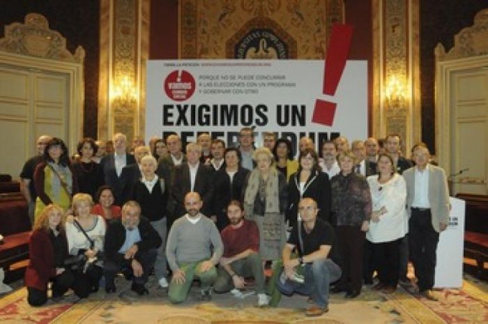 Acto de presentación de la Comisión Promotora del Referéndum promovida por la Cumbre Social.