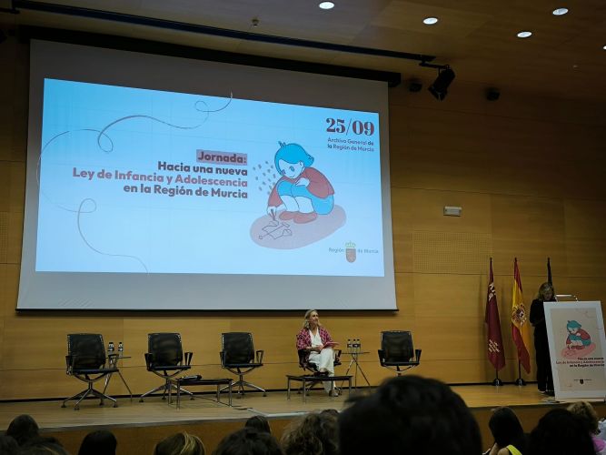 El Colegio asiste a la Jornada: Hacia una nueva Ley de Infancia y Adolescencia en al Región de Murcia