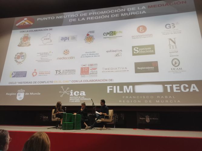 El Colegio asiste a la Filmoteca para participar en el Cineforum del PNPM