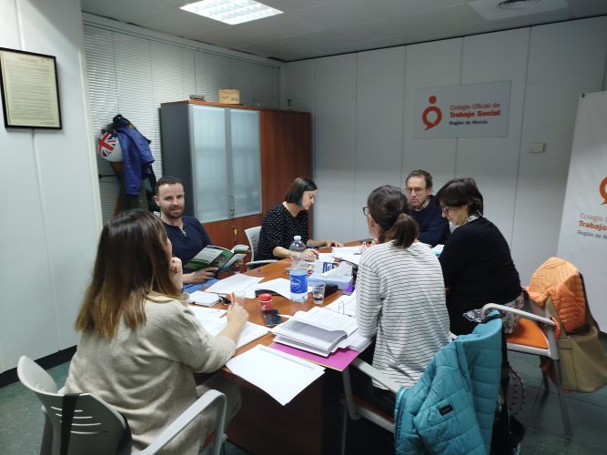 La Comisión Deontológica se reúne para practicar la deliberación de casos