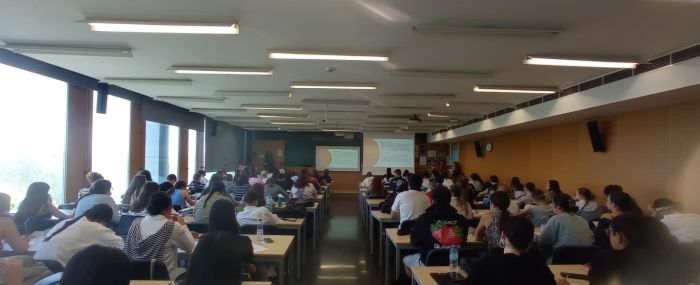 La Comisión Deontológica del Colegio imparte una charla al alumnado de 1º de Trabajo Social