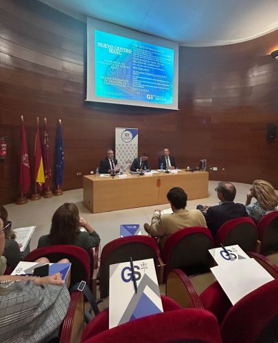 El Colegio acude a la presentación del Colegio de Graduados Sociales como centro MASC